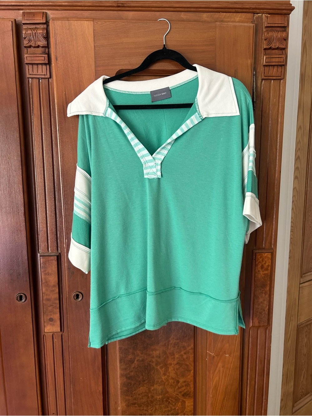 Modern Polo-Style Knit Top in Seafoam Green with Cream Trim